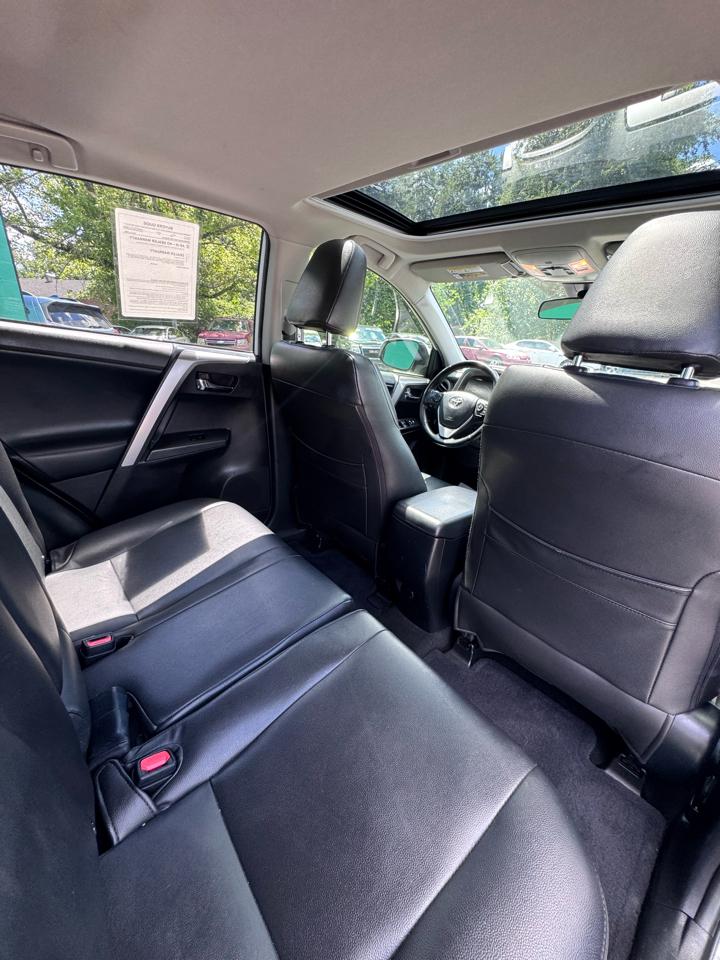 Toyota RAV4 Adventure FWD (Natl) 2018
