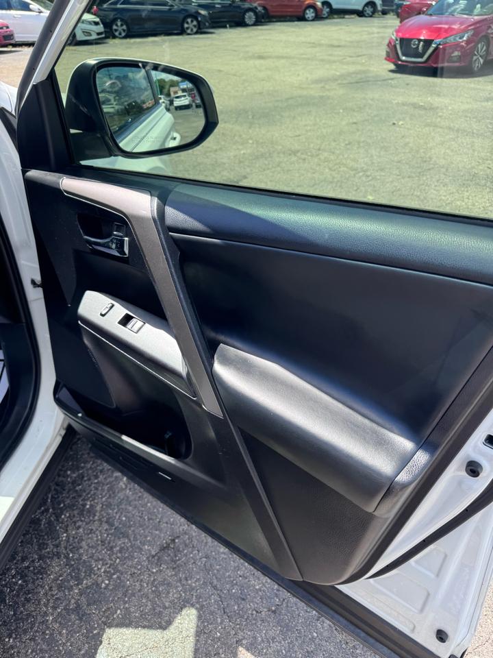 Toyota RAV4 Adventure FWD (Natl) 2018