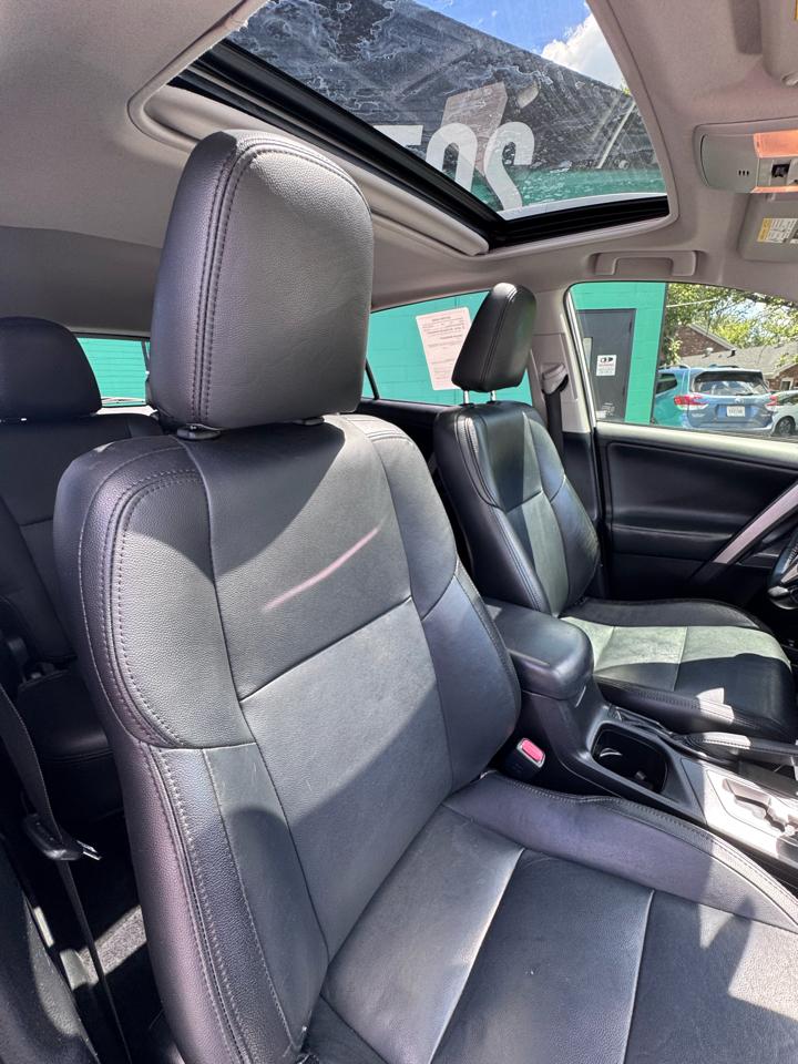 Toyota RAV4 Adventure FWD (Natl) 2018
