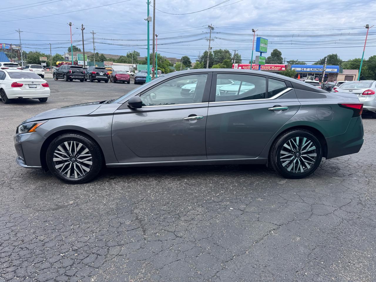 Nissan Altima 2.5 SV Sedan 2024