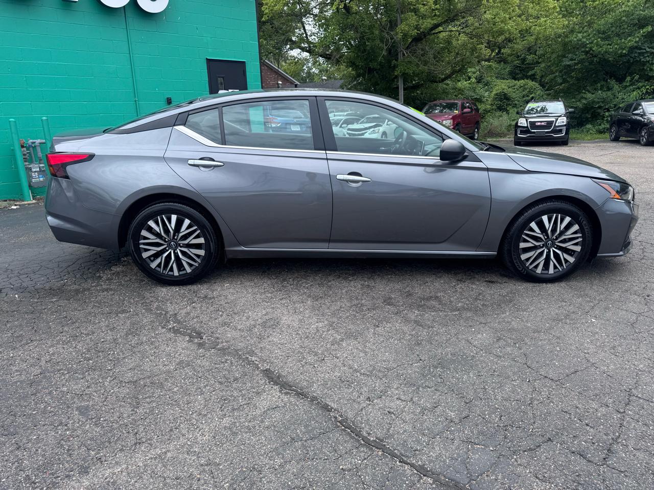 Nissan Altima 2.5 SV Sedan 2024