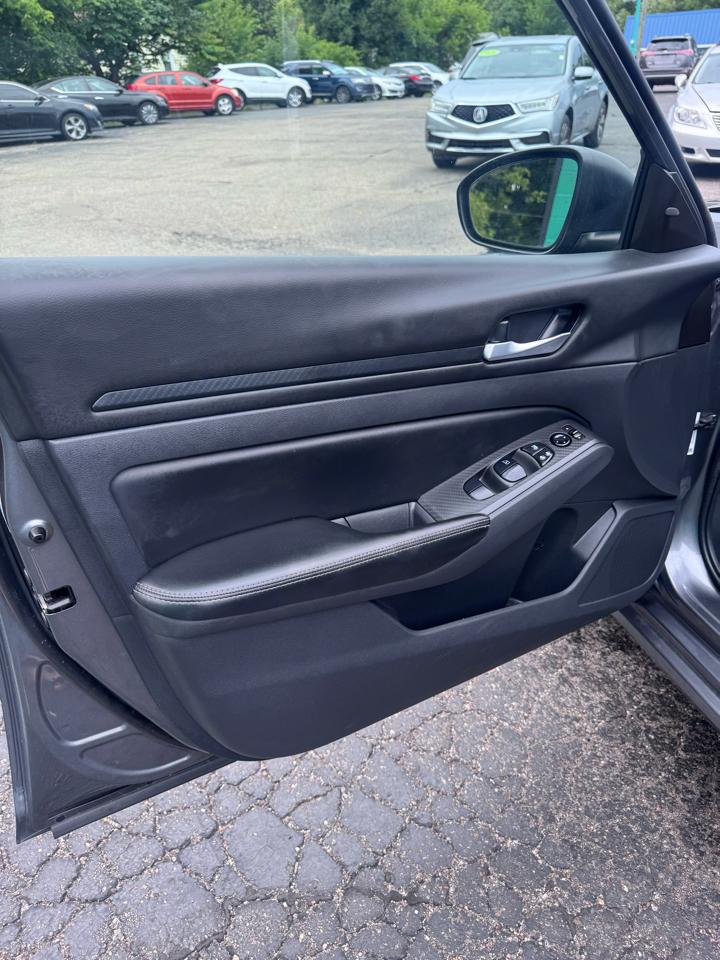 Nissan Altima 2.5 SV Sedan 2024