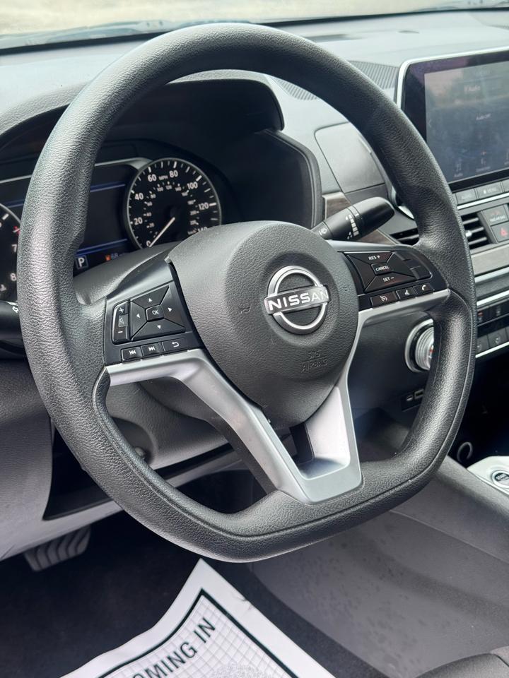 Nissan Altima 2.5 SV Sedan 2024