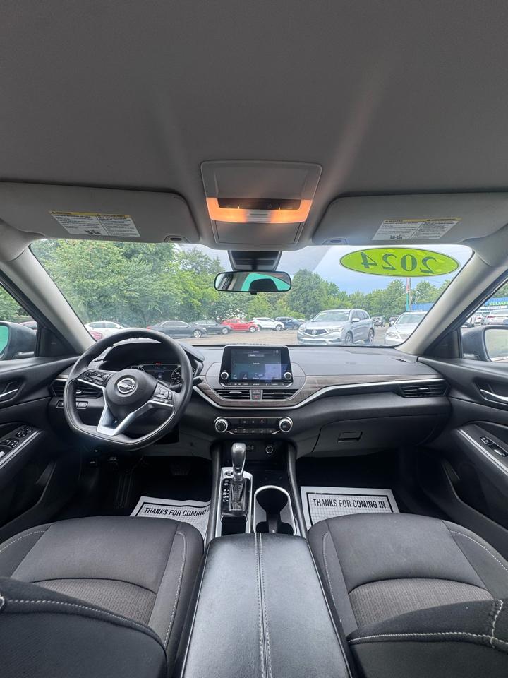 Nissan Altima 2.5 SV Sedan 2024