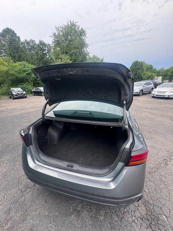 Nissan Altima 2.5 SV Sedan 2024