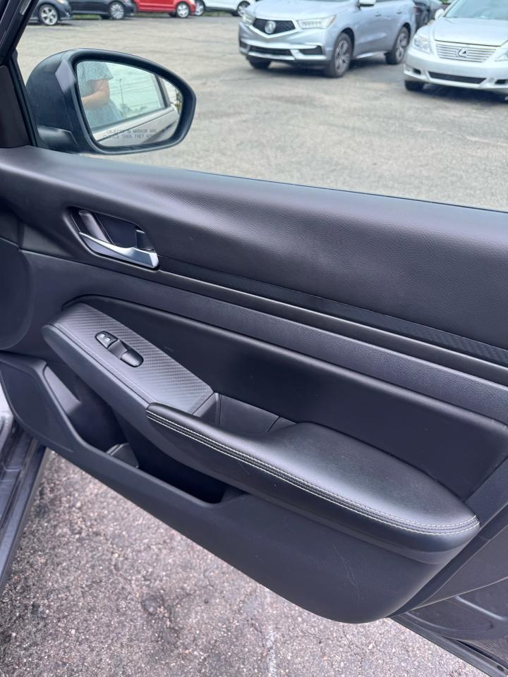 Nissan Altima 2.5 SV Sedan 2024