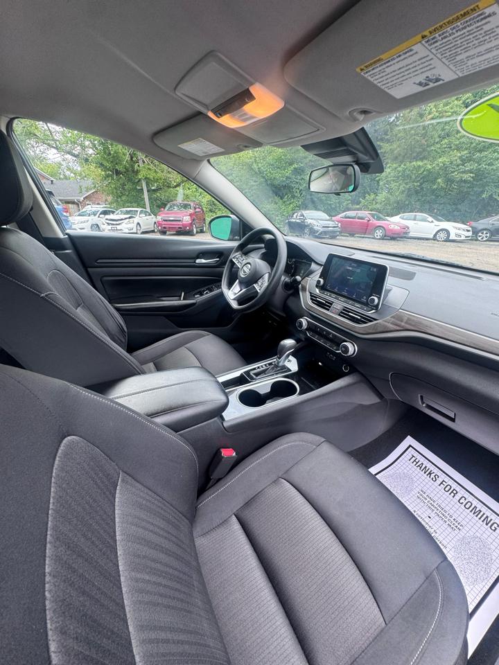 Nissan Altima 2.5 SV Sedan 2024