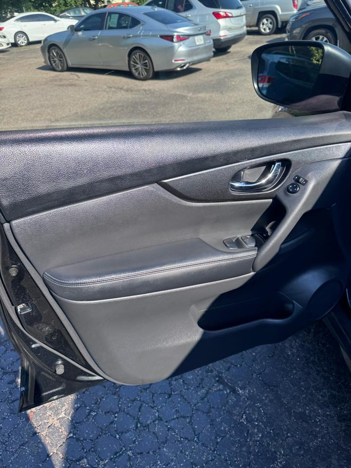 Nissan Rogue FWD SV 2020