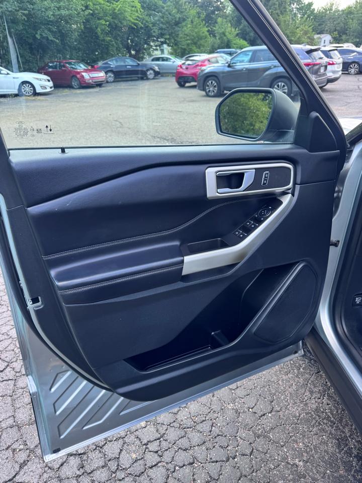 Ford Explorer XLT RWD 2023