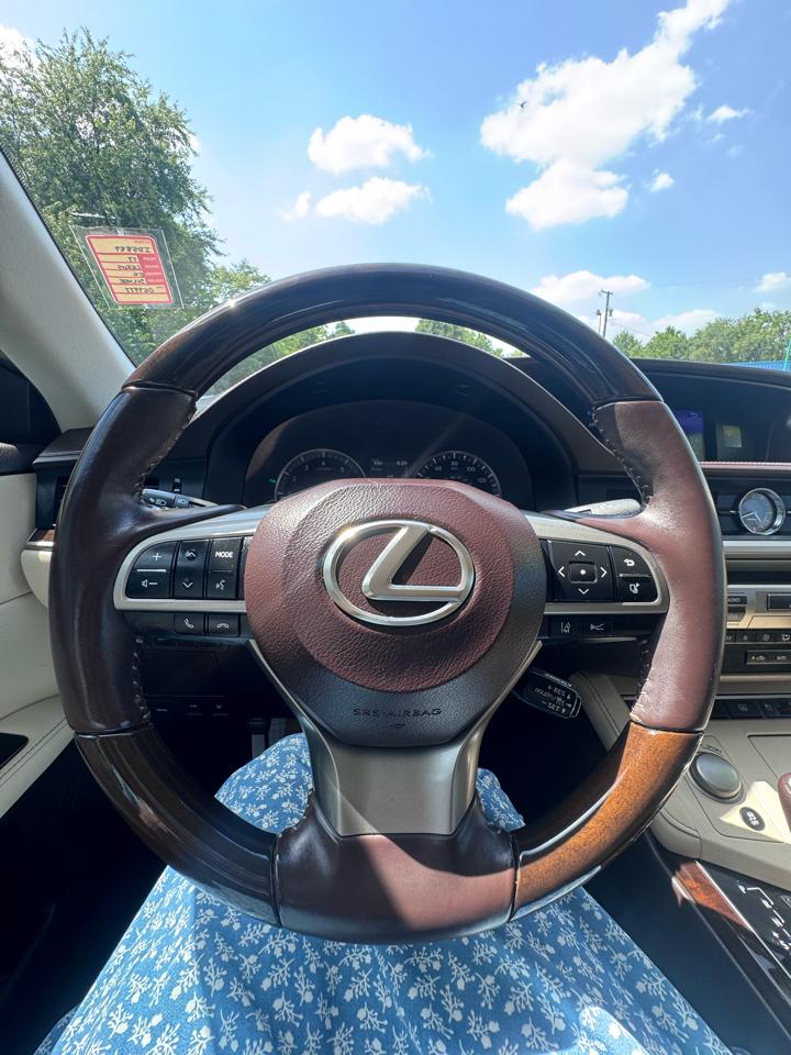 Lexus ES ES 350 FWD 2017