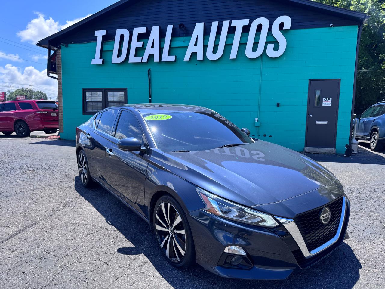 Nissan Altima 2.5 Platinum Sedan 2019