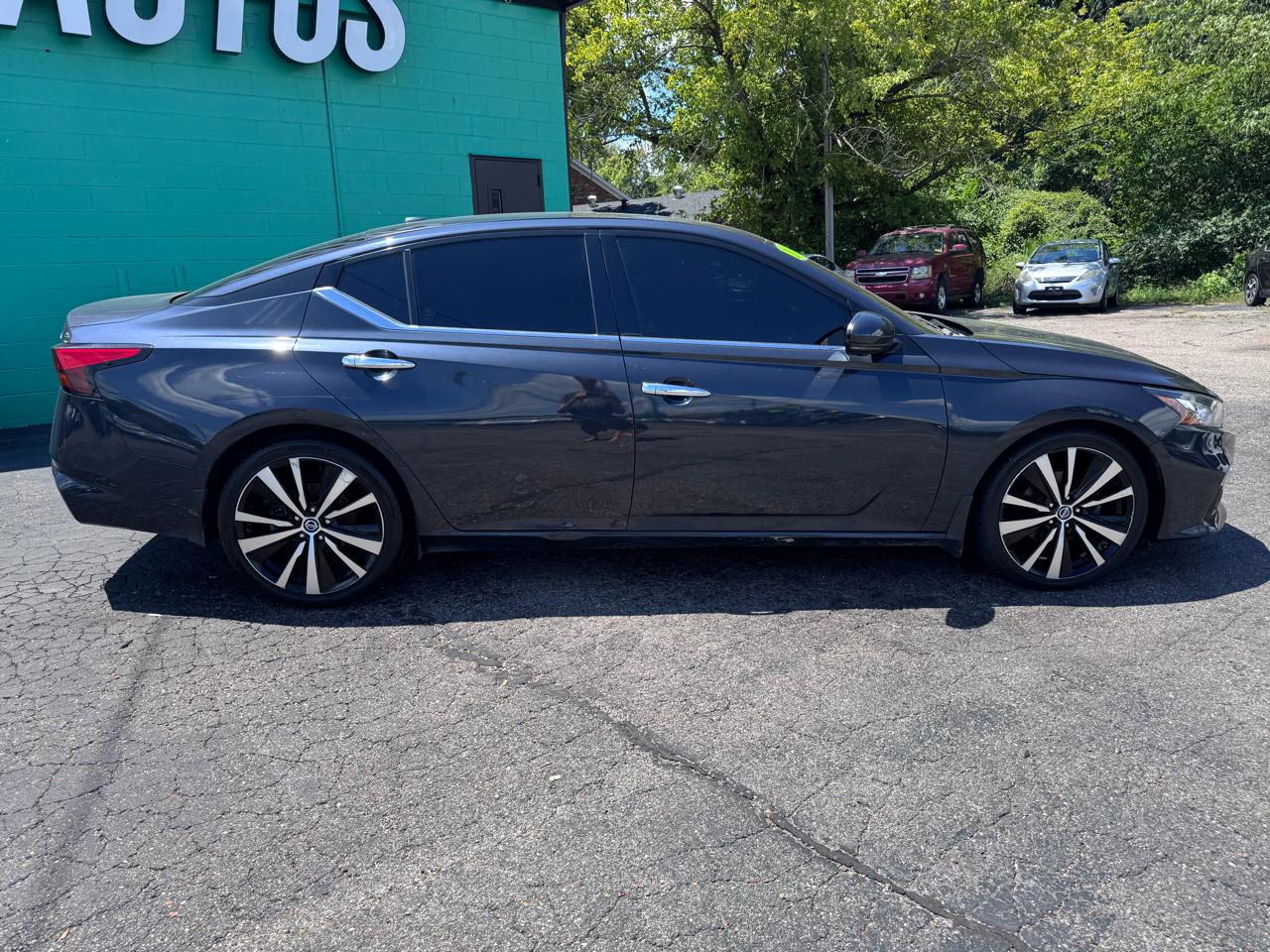 Nissan Altima 2.5 Platinum Sedan 2019