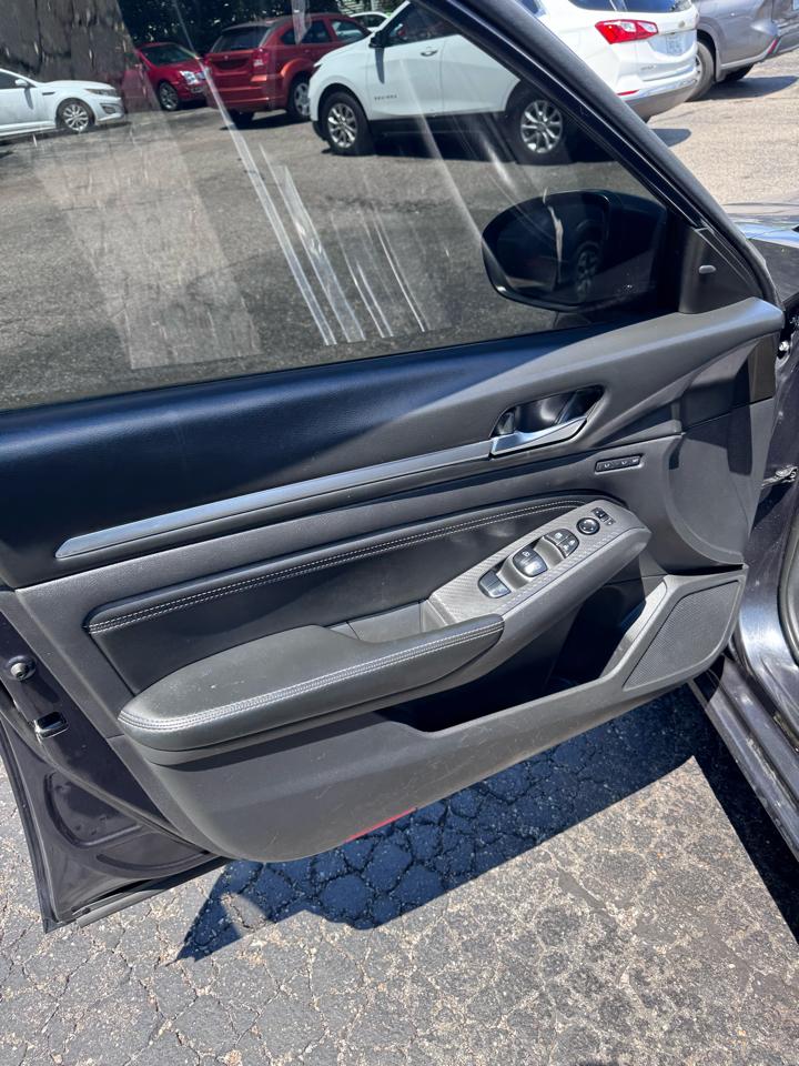 Nissan Altima 2.5 Platinum Sedan 2019