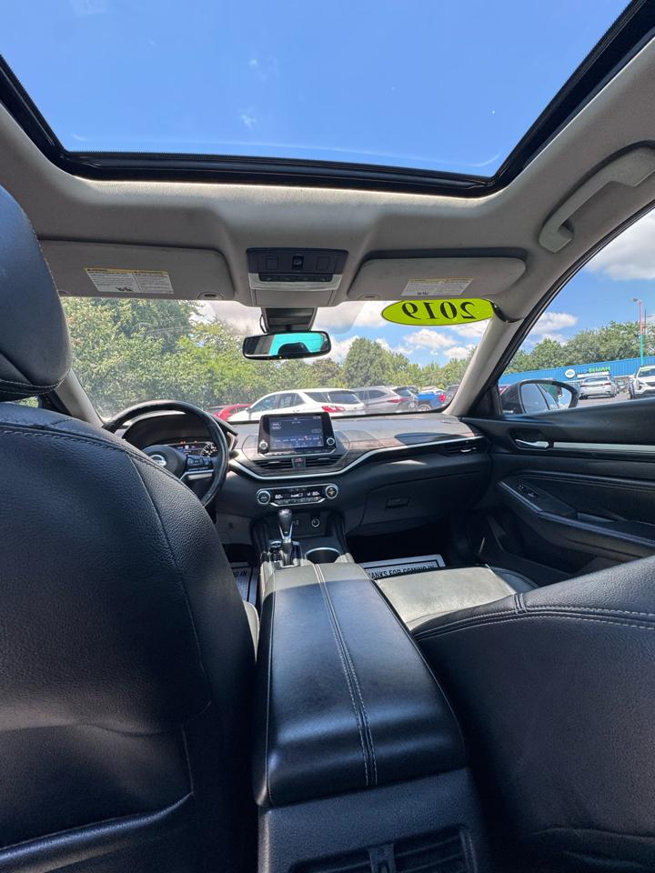 Nissan Altima 2.5 Platinum Sedan 2019