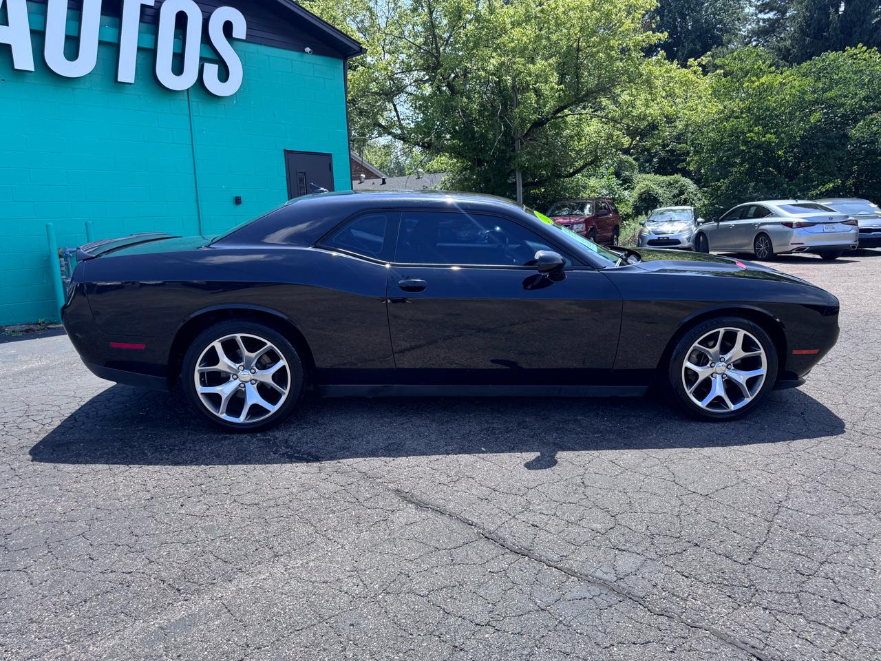 Dodge Challenger 2dr Cpe SXT Plus 2016