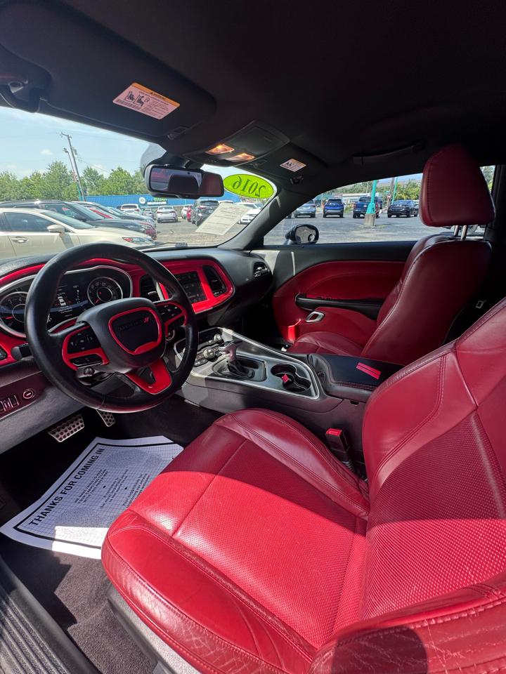 Dodge Challenger 2dr Cpe SXT Plus 2016