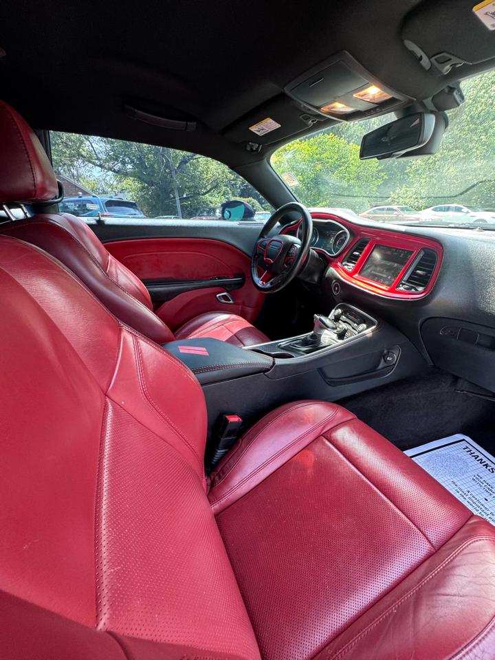 Dodge Challenger 2dr Cpe SXT Plus 2016