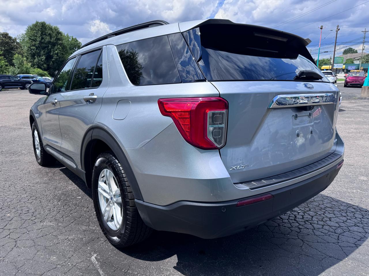 Ford Explorer XLT 4WD 2023
