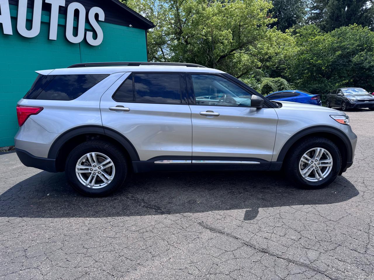 Ford Explorer XLT 4WD 2023