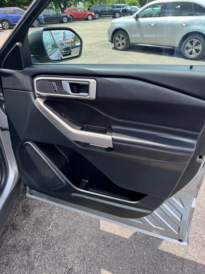 Ford Explorer XLT 4WD 2023