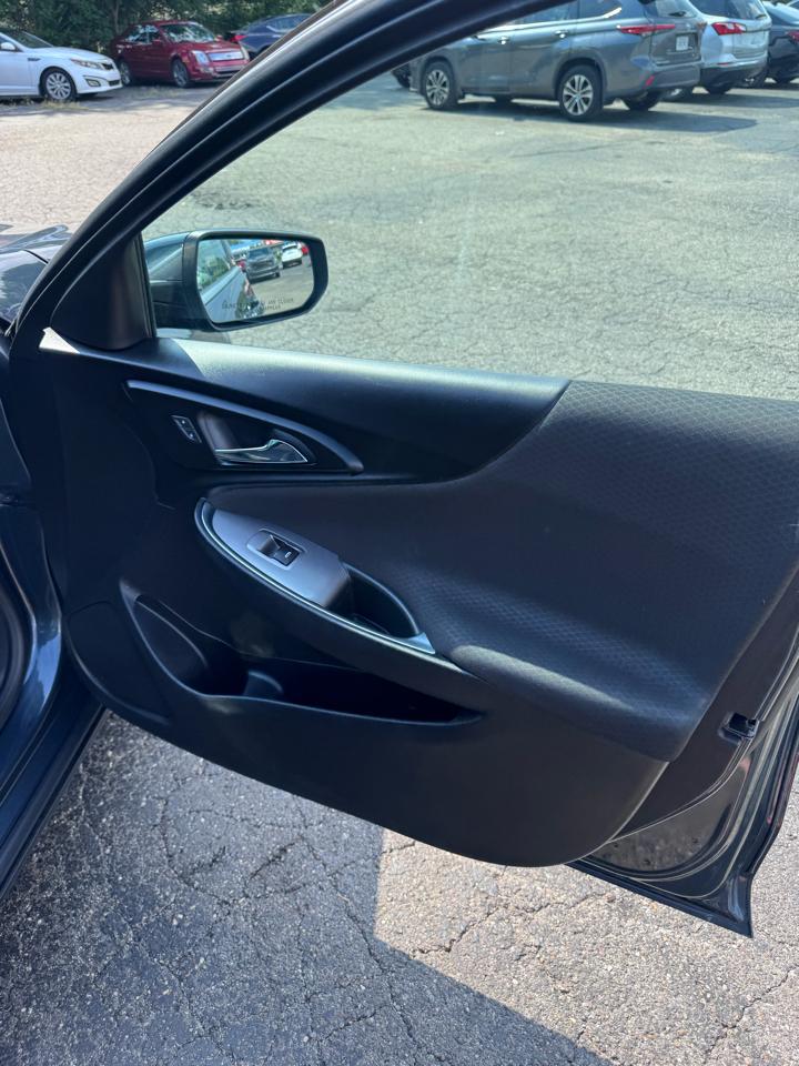 Chevrolet Malibu 4dr Sdn LT 2021