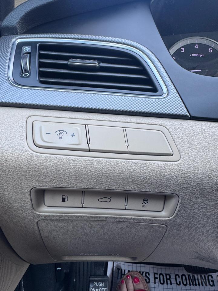 Hyundai Sonata 4dr Sdn 2.4L SE 2016