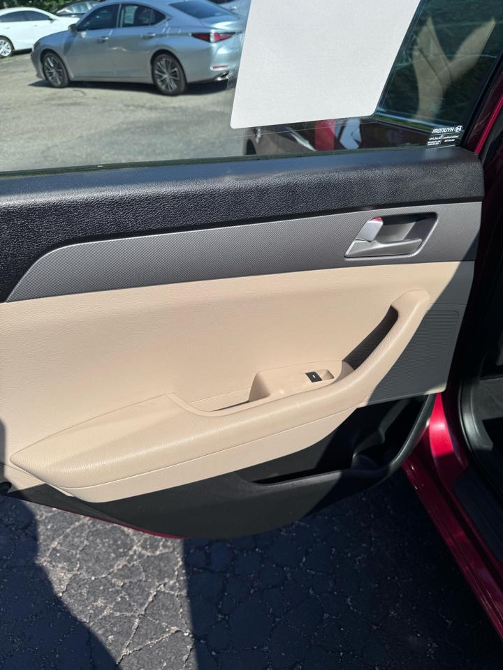 Hyundai Sonata 4dr Sdn 2.4L SE 2016