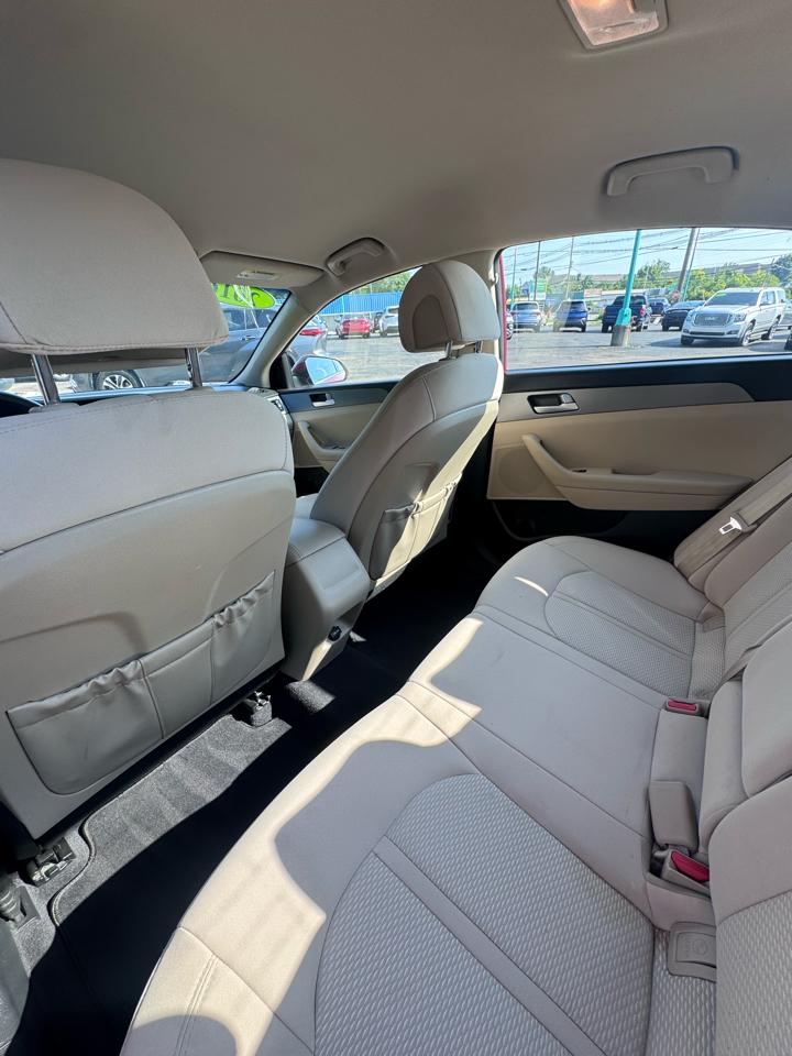 Hyundai Sonata 4dr Sdn 2.4L SE 2016