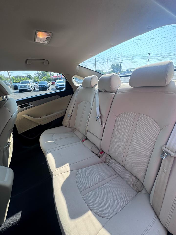Hyundai Sonata 4dr Sdn 2.4L SE 2016