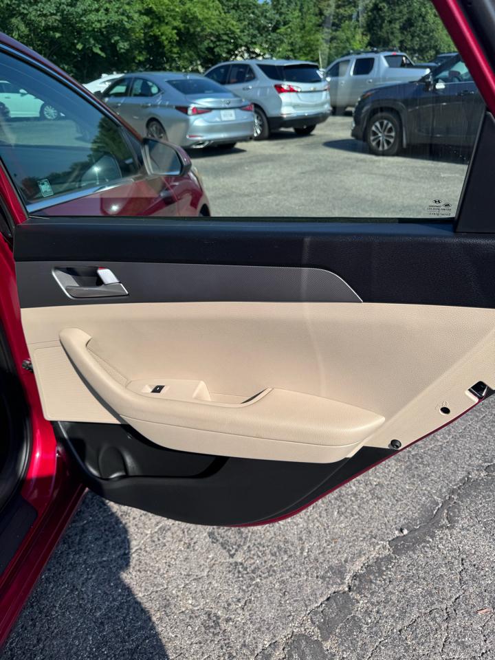 Hyundai Sonata 4dr Sdn 2.4L SE 2016