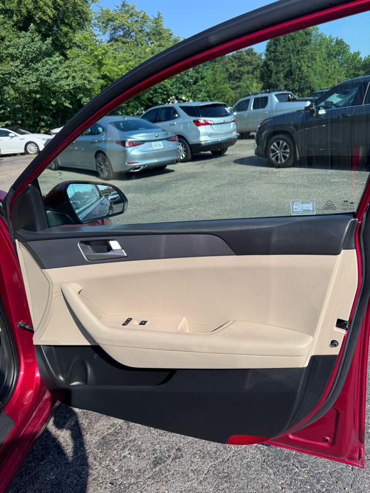 Hyundai Sonata 4dr Sdn 2.4L SE 2016