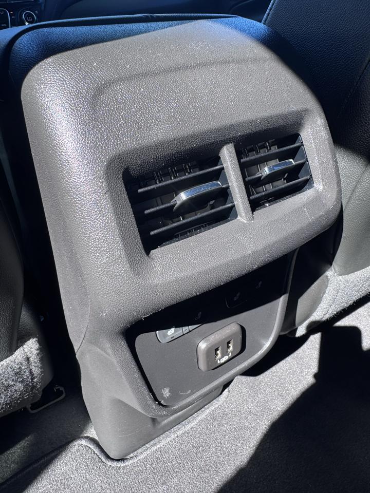 Chevrolet Equinox FWD 4dr Premier 2023