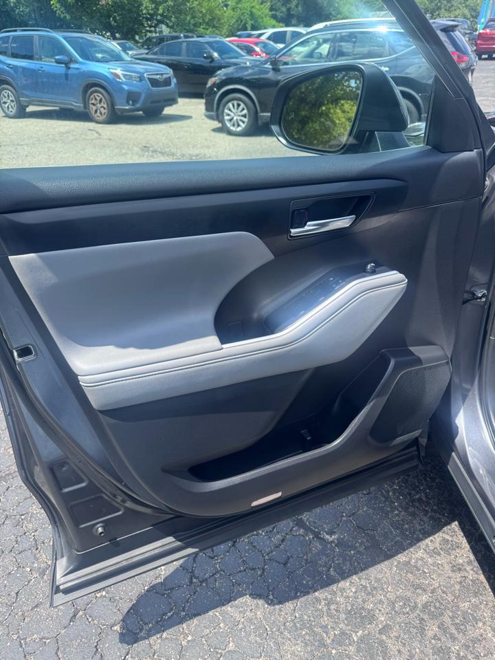 Toyota Highlander XLE FWD (Natl) 2022