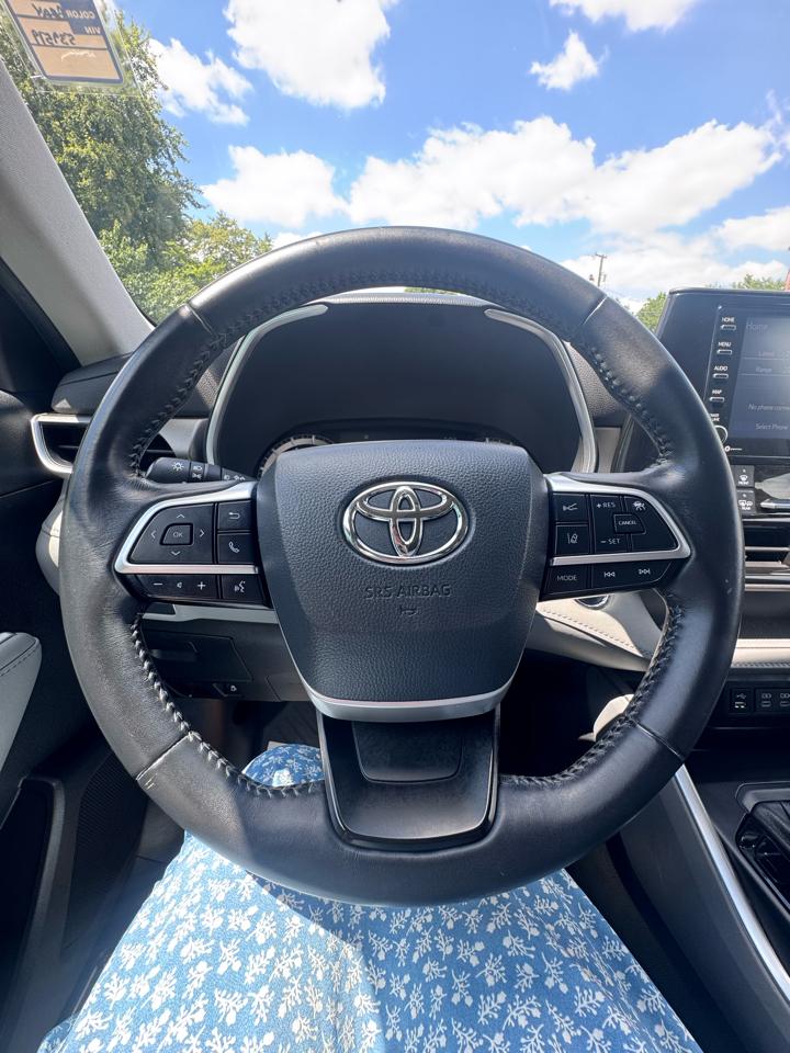 Toyota Highlander XLE FWD (Natl) 2022