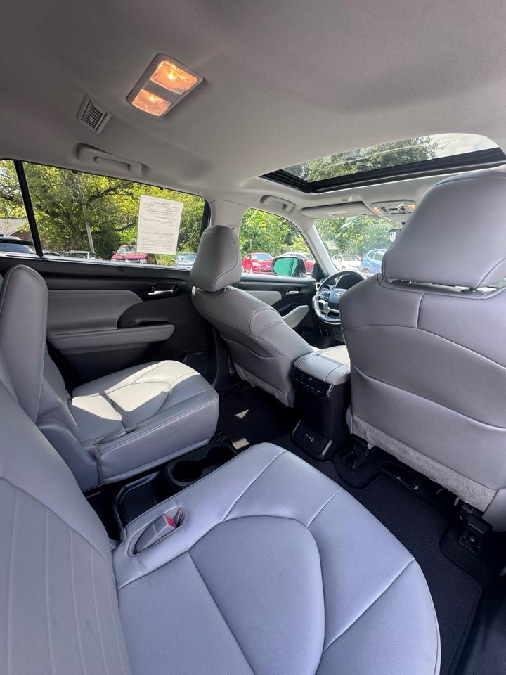 Toyota Highlander XLE FWD (Natl) 2022
