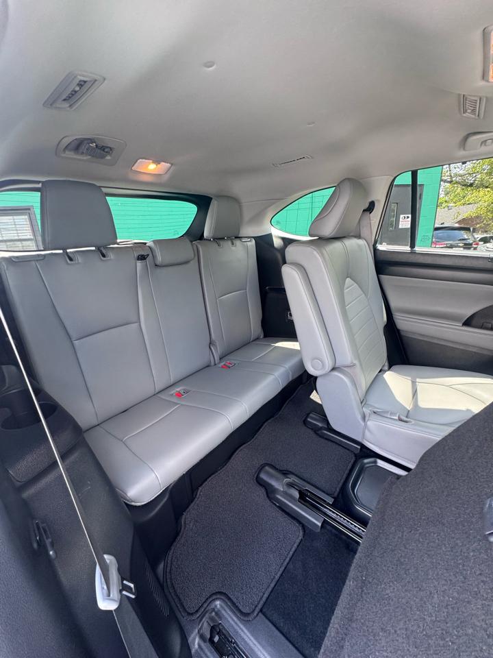 Toyota Highlander XLE FWD (Natl) 2022