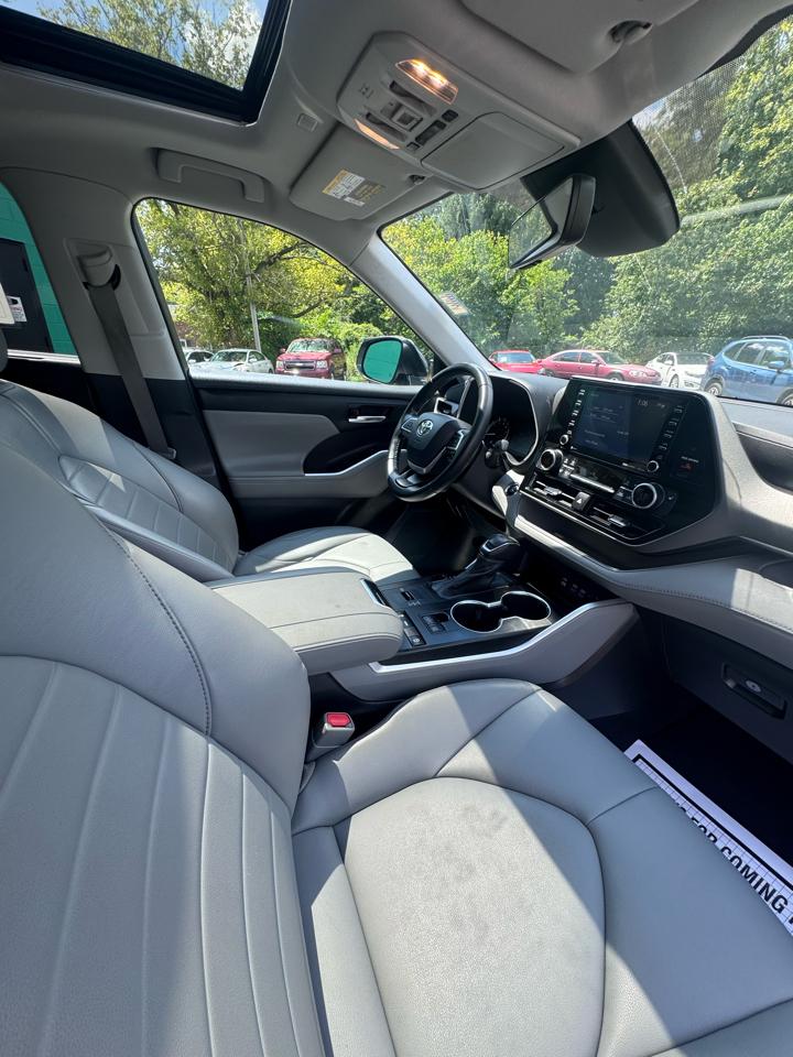 Toyota Highlander XLE FWD (Natl) 2022