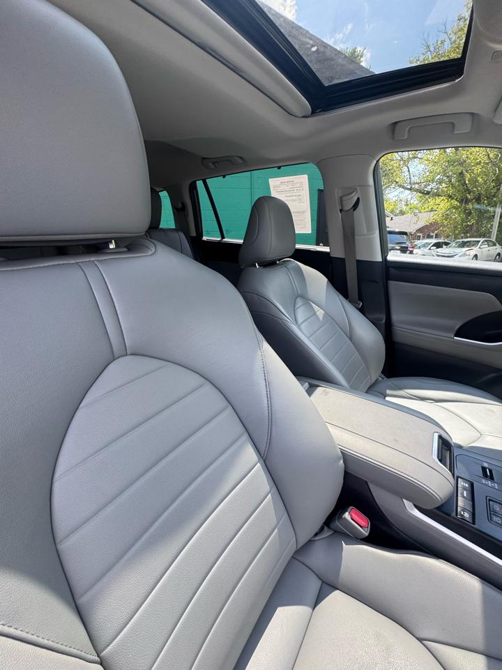 Toyota Highlander XLE FWD (Natl) 2022