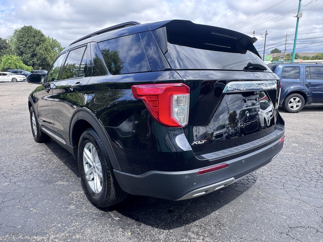 Ford Explorer XLT RWD 2023