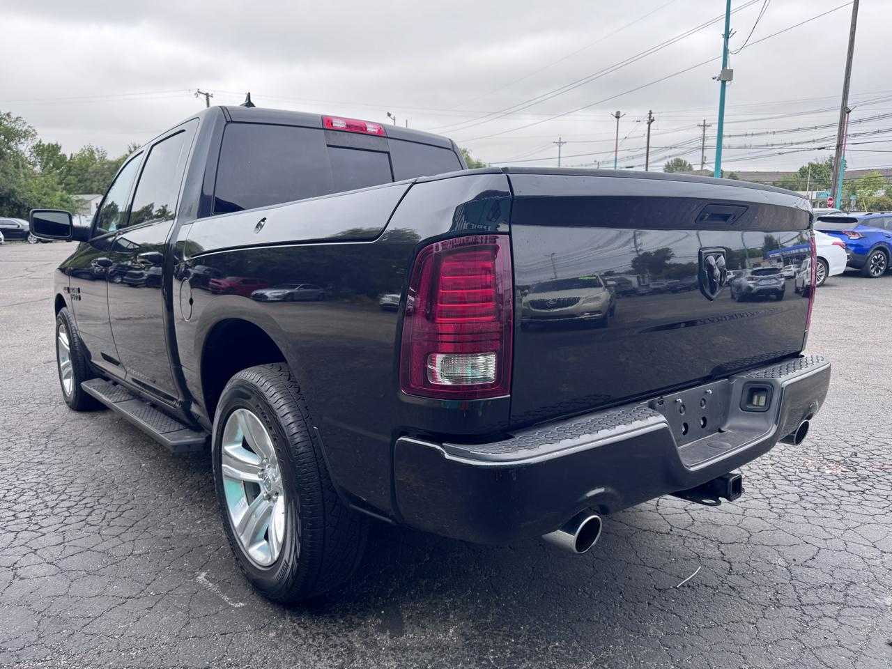 RAM 1500 Sport 4x2 Crew Cab 5'7" Box *Ltd Avail* 2018