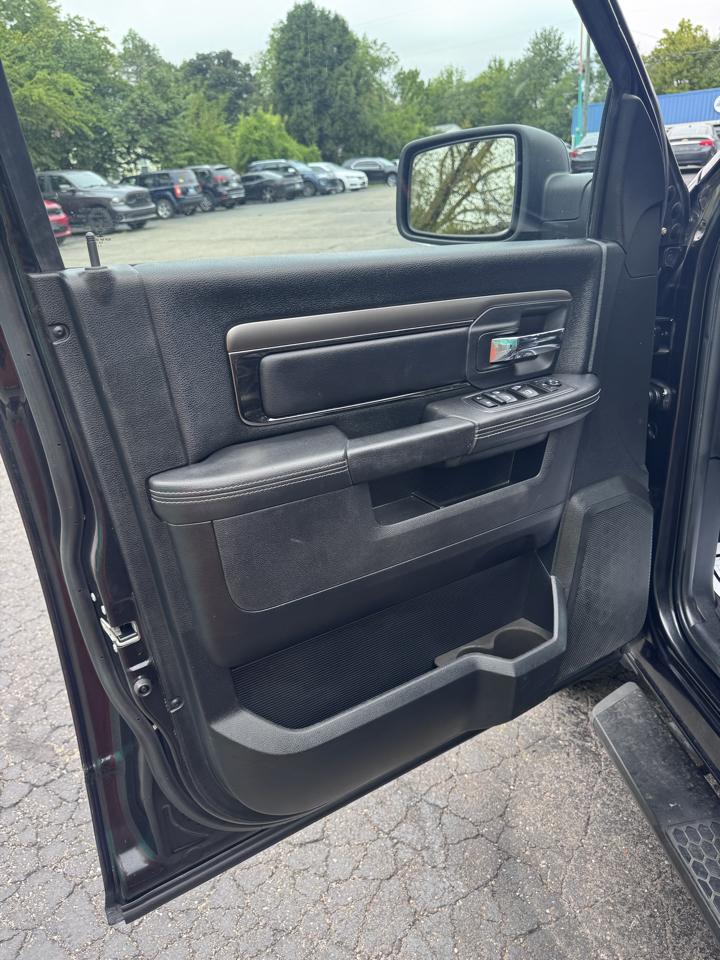 RAM 1500 Sport 4x2 Crew Cab 5'7" Box *Ltd Avail* 2018