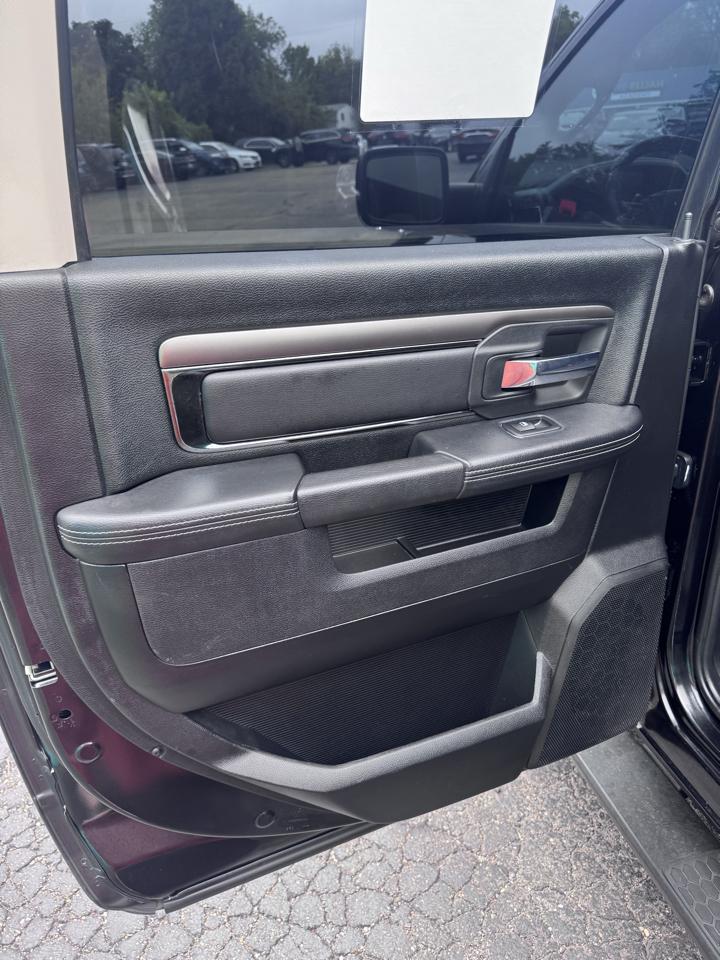 RAM 1500 Sport 4x2 Crew Cab 5'7" Box *Ltd Avail* 2018