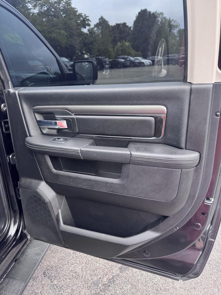 RAM 1500 Sport 4x2 Crew Cab 5'7" Box *Ltd Avail* 2018