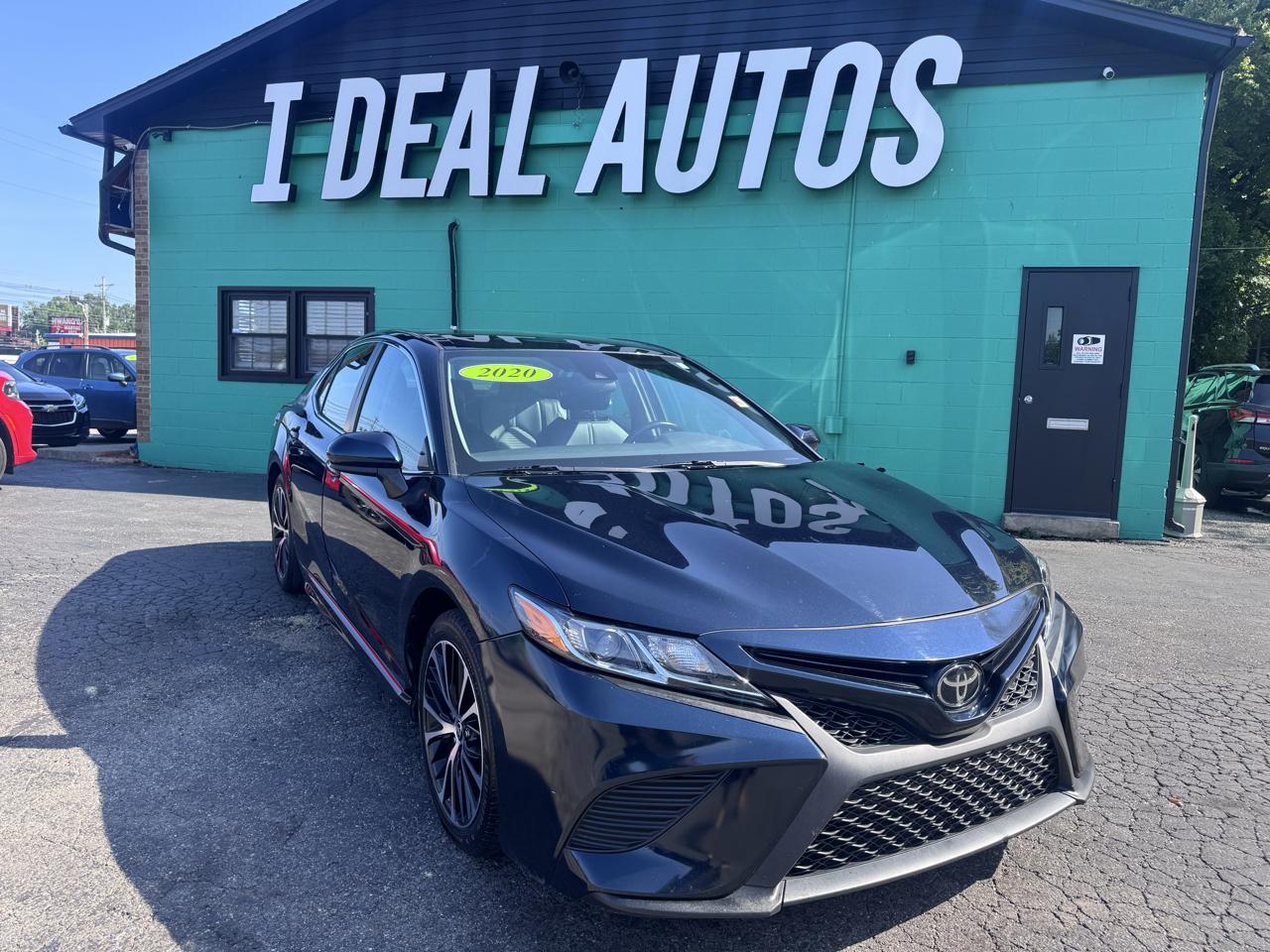 Toyota Camry SE Auto (Natl) 2020