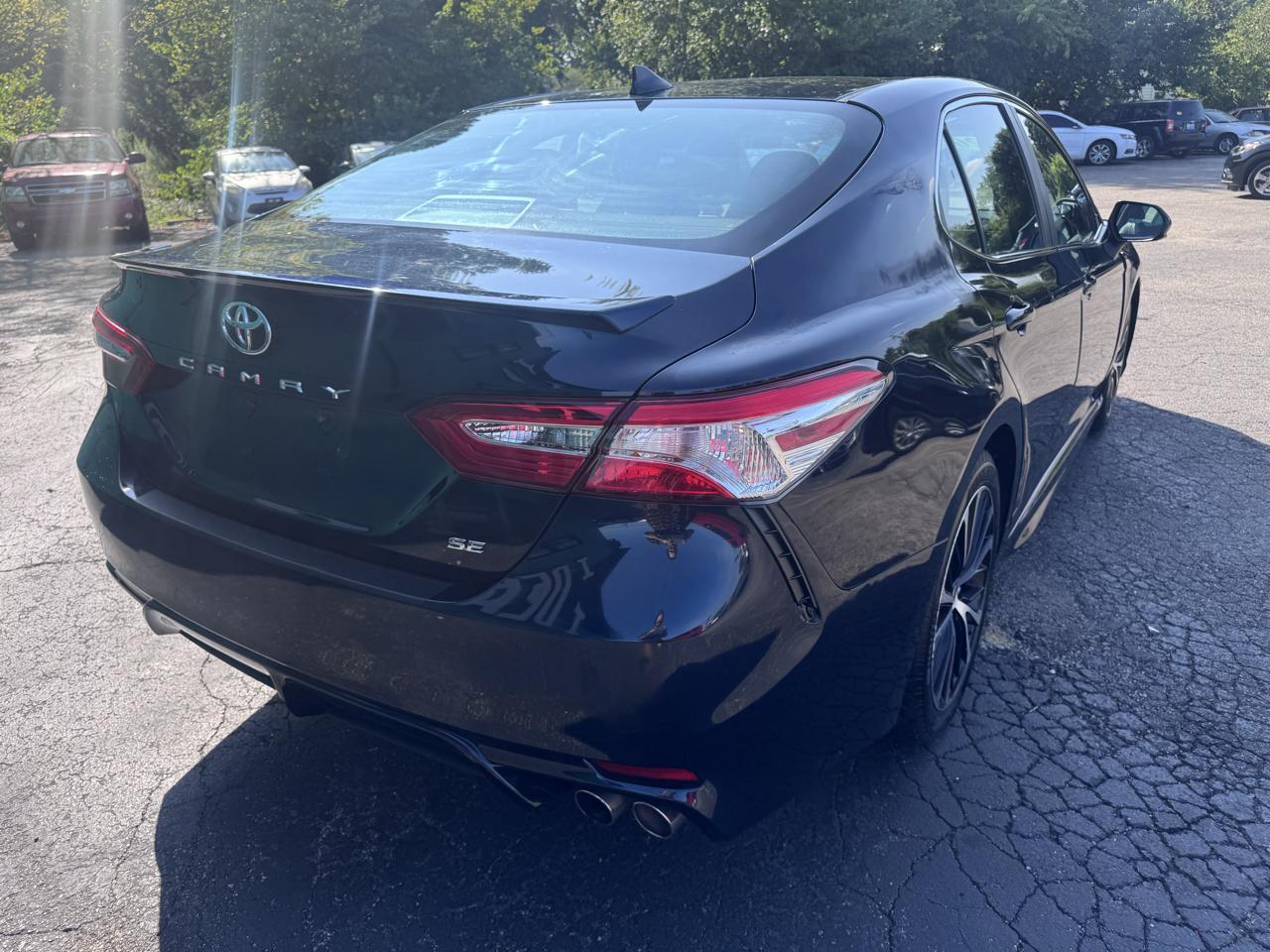 Toyota Camry SE Auto (Natl) 2020