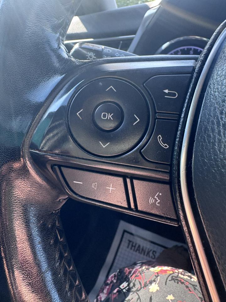 Toyota Camry SE Auto (Natl) 2020