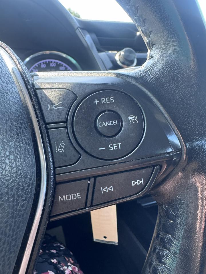 Toyota Camry SE Auto (Natl) 2020
