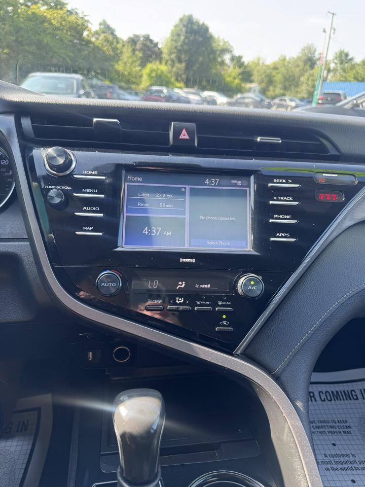 Toyota Camry SE Auto (Natl) 2020