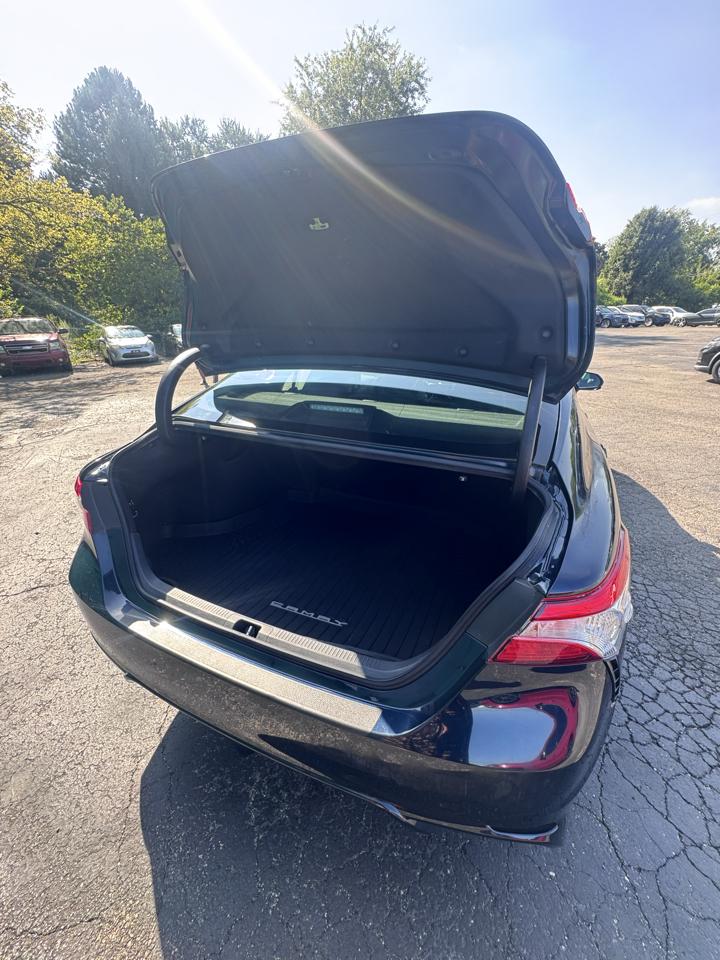 Toyota Camry SE Auto (Natl) 2020