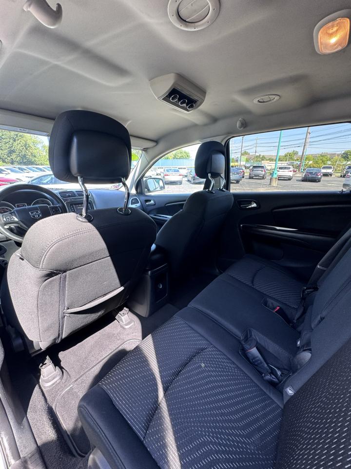 Dodge Journey FWD 4dr SXT 2012
